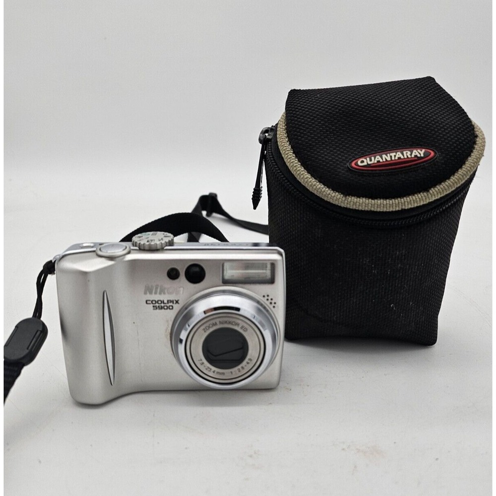 Nikon COOLPIX 5900 5.0MP Digital Camera Silver W/ Battery And Case Parts Repair